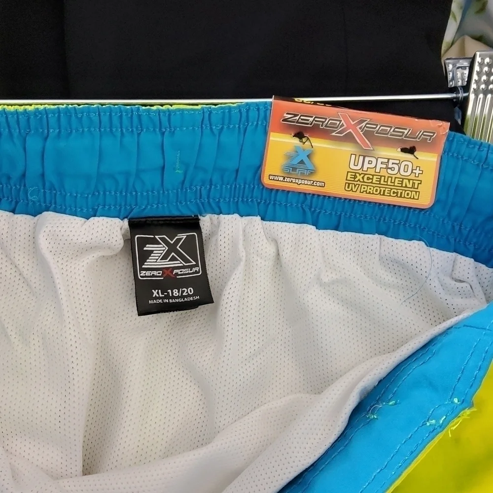 ZeroXposur Boys Swim Trunks NWT